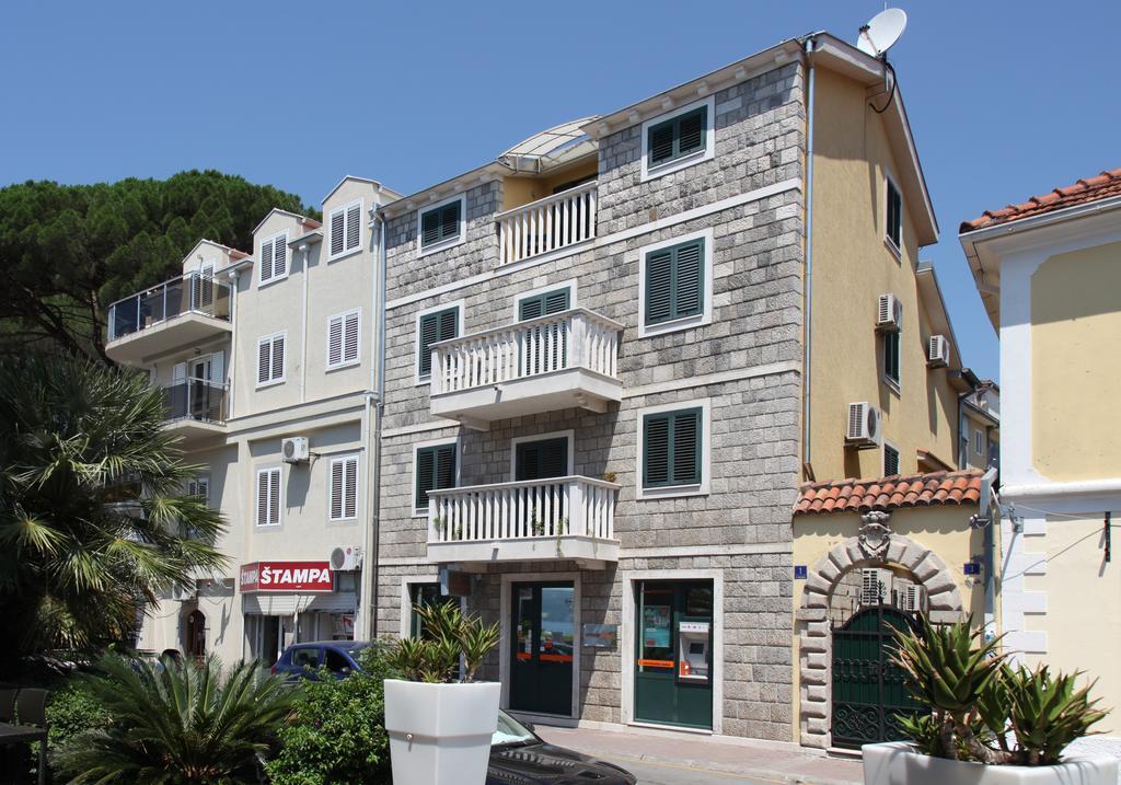 City Center Apartments Tivat Bilik gambar