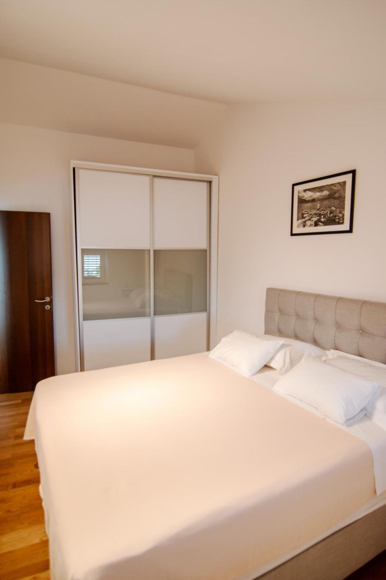 City Center Apartments Tivat Luaran gambar