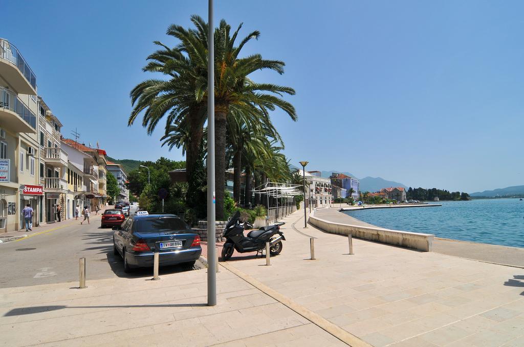City Center Apartments Tivat Luaran gambar